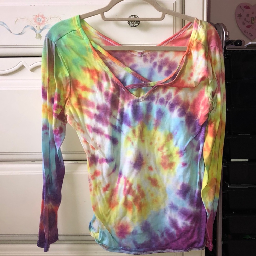 Criss cross tie dye long sleeve